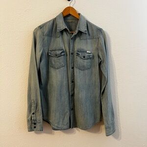 Mother light denim button down western shirt with dark pearl buttons